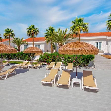Long Beach Villas Famagusta  Exteriör bild