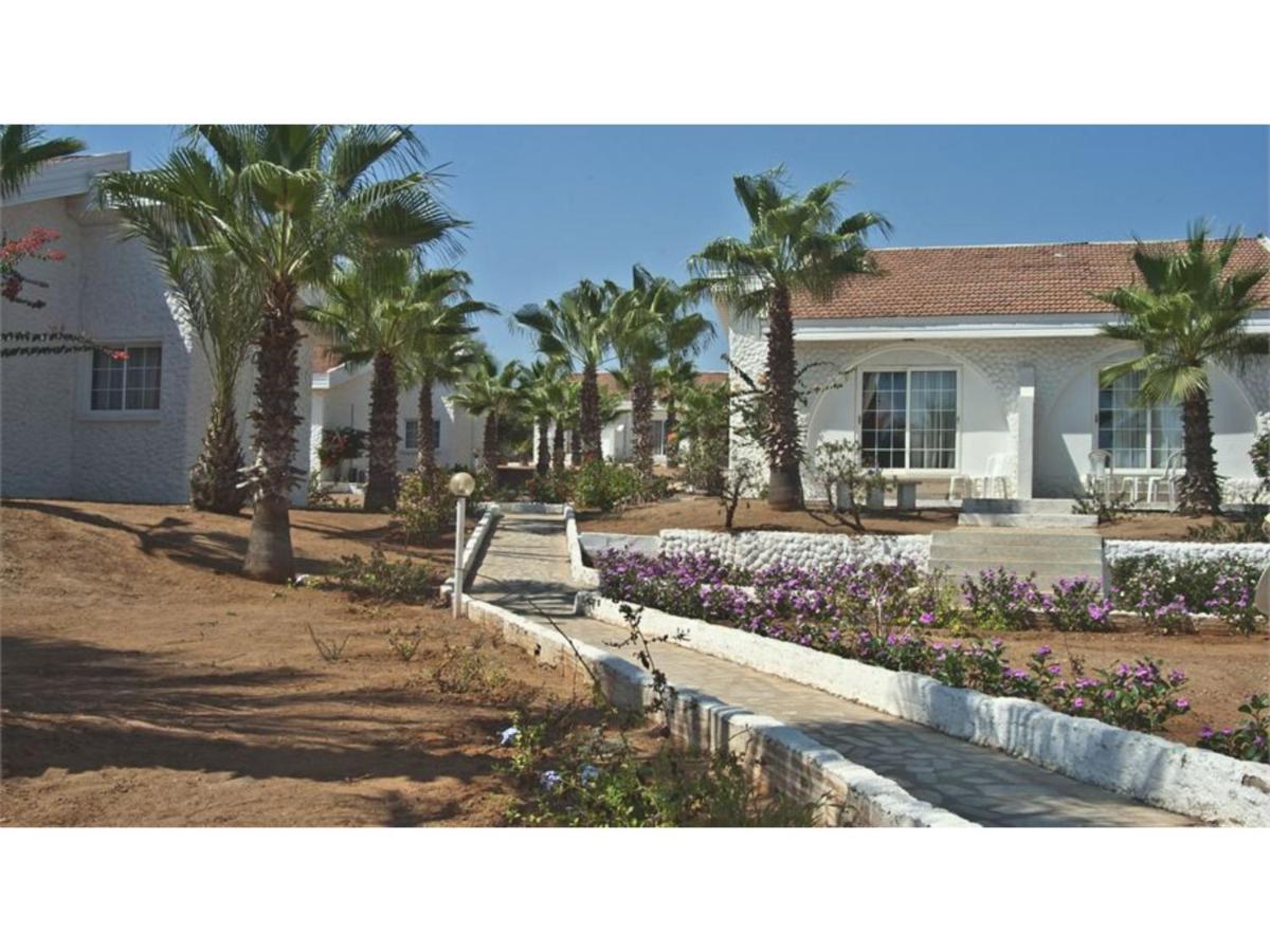 Long Beach Villas Famagusta  Exteriör bild