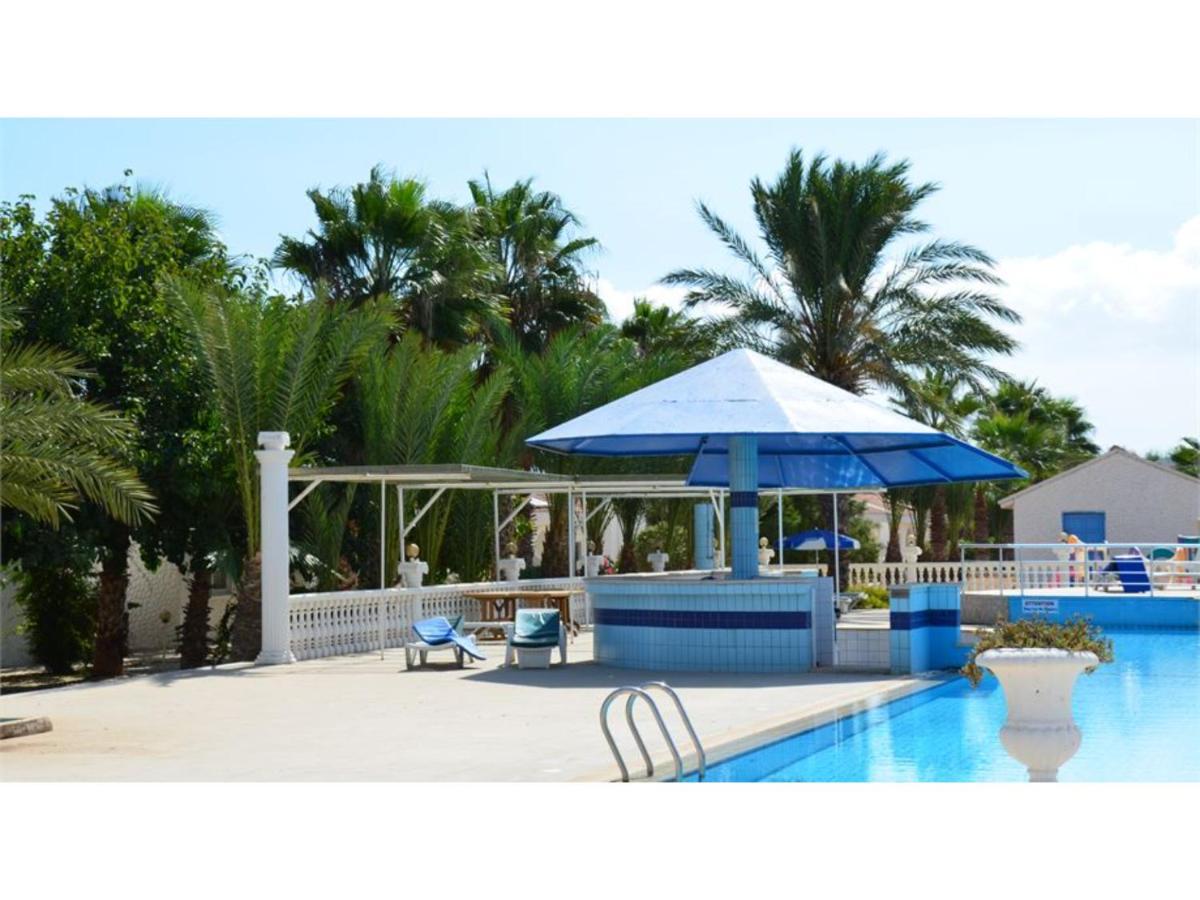 Long Beach Villas Famagusta  Exteriör bild